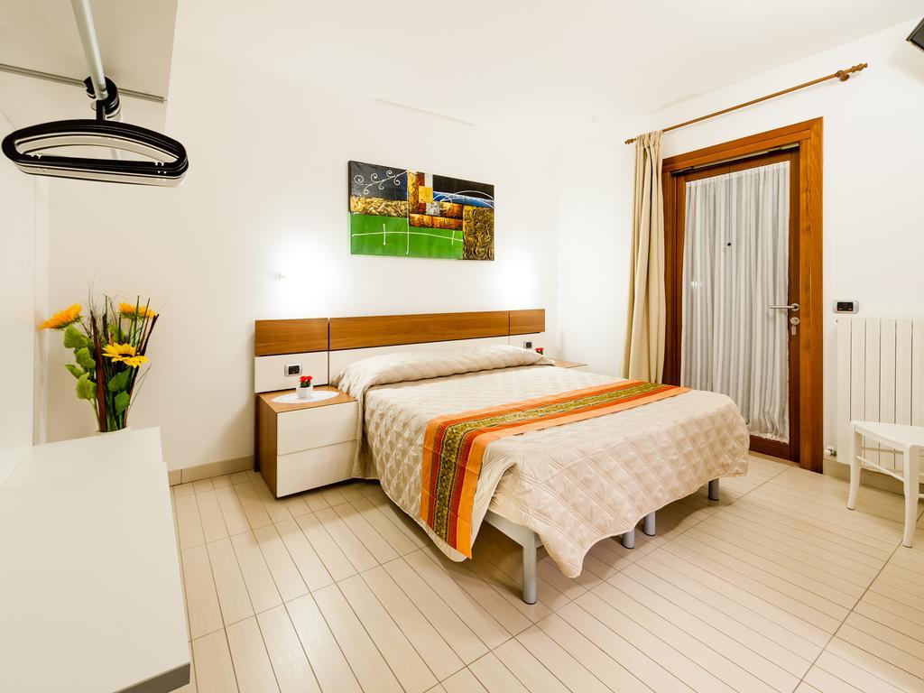 Ca' Del Faro Bibione Bed and Breakfast Δωμάτιο φωτογραφία